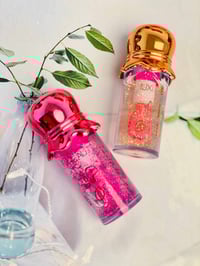 كلوس لامع • مرطب • شفايف ممتلئة