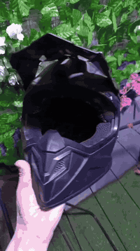 خوذه كاسكو  قياس لارج 
سعرها 30 الف مع التوصيل 
التواصل ***********
