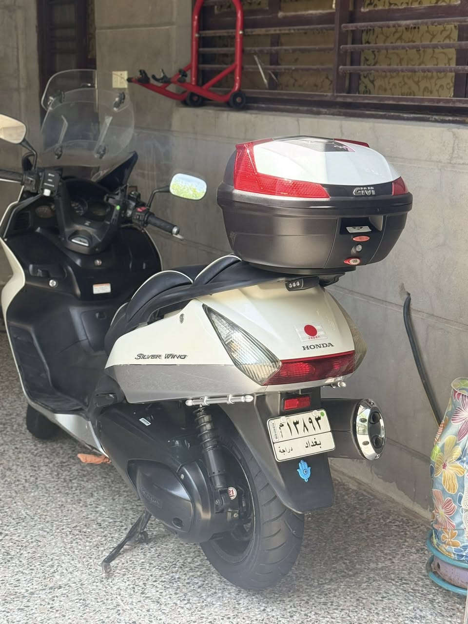للبيع فقط سلفر ونج 600 كرستال ماشيه 50 رقم وسنويه بأسمي هزه جديده نضام ABS دشبول نفخ لونين بلادي جنطه أصليه تدفئه يدات قواعد گلاص قاعدة موبايل مصدات هواء اضائه داخليه صافرة مرور اصليه دراجه متعوب عليها ومكفوله 
ممتواجد شراي اتصل تشلع عيوني مبدل دهن بلادي شركة هونده قبل كم يوم وفلتر اصلي فگريات ماريد بربكم عندي بناء ودابيعها 

***********

