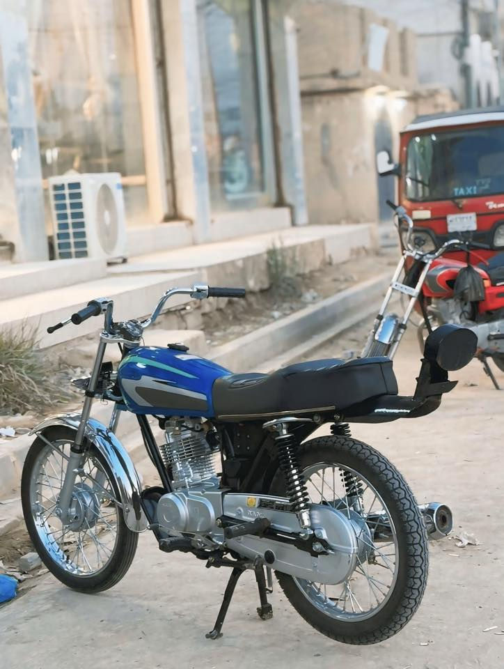 سلام عليكم دراجه البيع نامه تعمير 26 محرك شلامجه اصلي اورقه هاي ثاني تبديله دهن دراجه جديده ابد ما ماشيه مكفوله من كلشي العنوان ناصريه(الغراف)لاتصال ولاستفسار رقم ***********
