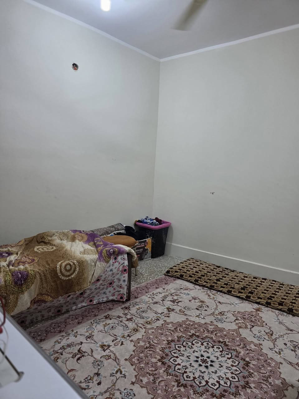 اعلان......
بيت للبيع بال36 مساحه 120 متر ركن 
قرب مدرسه الفرسان

يحتوي على غرفتين وصالة ومطبخ وبراني وصحيات خارجيه وداخليه

السعر الكلي 120

مطلوب 70

بيد صاحب البيت 50

التسديد الشهري 300 الف

للاستفسار اتصال على الأرقام التاليه

***********

***********

***********

مكتب الساعي للعقارات

العنوان سايدين حي الشرطه مقابيل أسواق الريتاج
