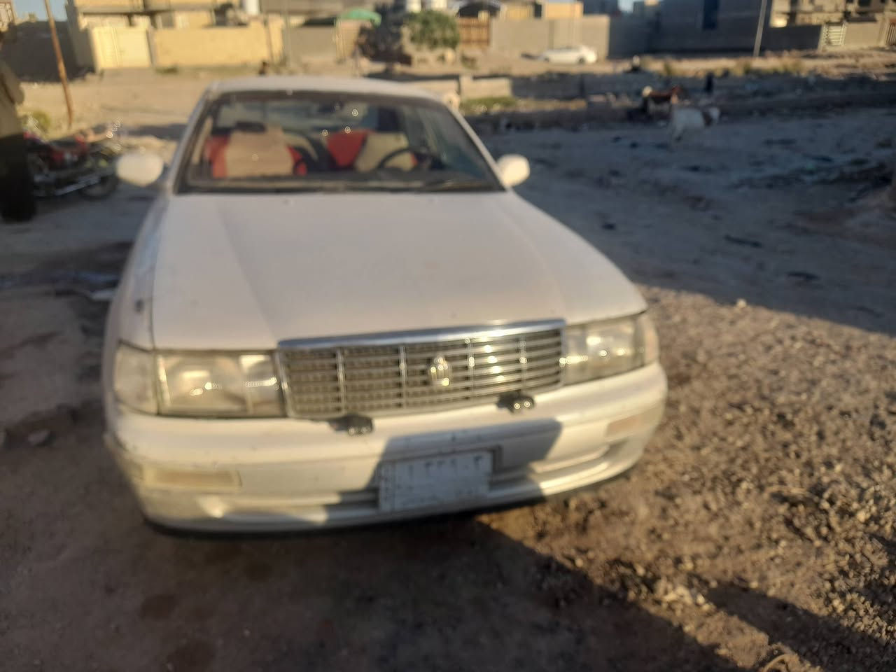 سلام عليكم  سيارة بطه منتصل الون لولوي سيارة جاهزه بس عوزه حداديه سيارة حلوه مكفوله النقل ولكصه بس بيه ضربه بل مدكر الوره قليله الستفسار عله رقم *********** السعر 35وبيه مجال
