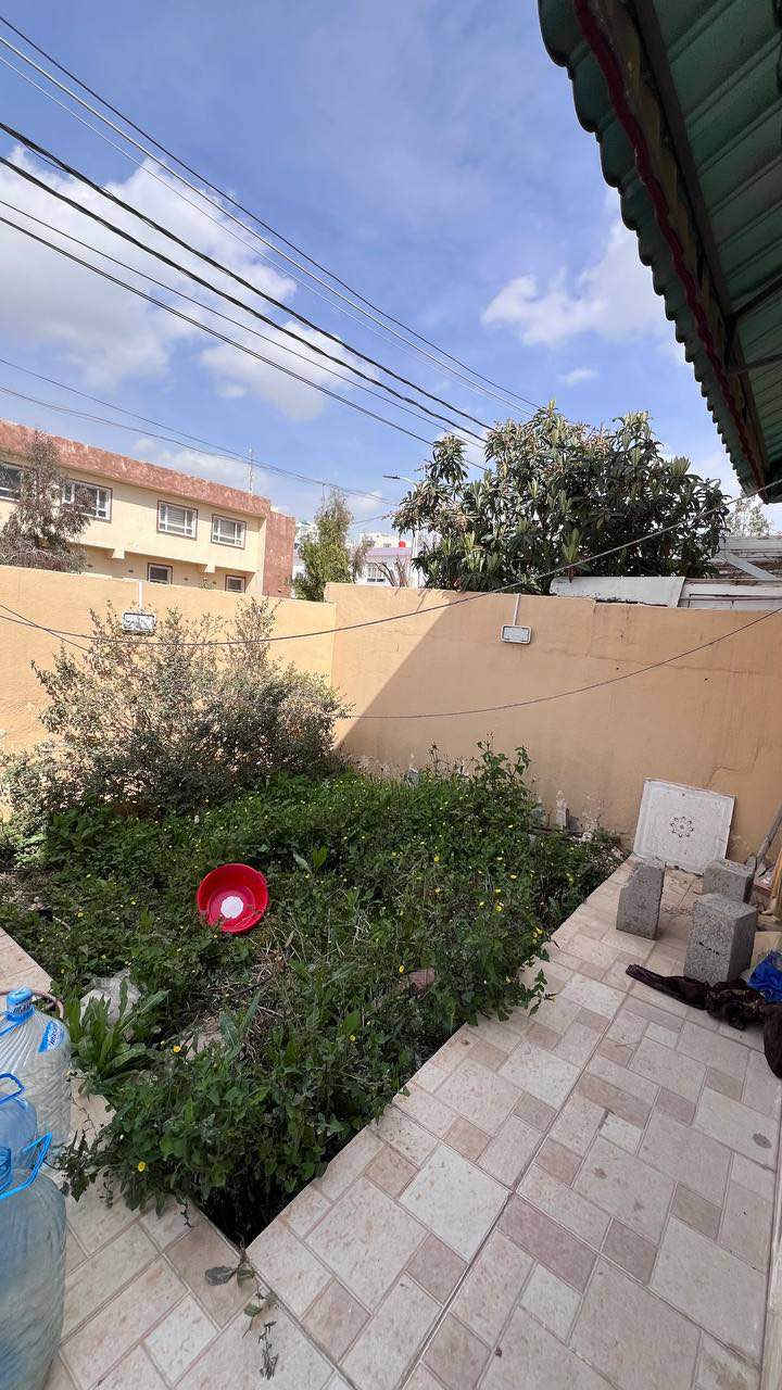 بمقدمة 4دفاتر فقط 
#شاهان_ستي
بيت للبيع  في اربيل مجمع شاهان ستي
الواقع على طريق 150مباشرة
مساحه 200متر
يتكون من
3غرف نوم 
مطبخ +استقبال
كراج 
هول+كراج+حديقه
كاونتر مع البيت
رقم الاتصال او واتساب 
***********
***********
***********
**************
في حال لم يتوافق العقار مع رغبتكم او لم يكن بقدر امكانيتكم زوروا موقعنا على تلكرام للتصفح على اكثر عدد من العقارات المتوفرة 
https://t.me/muhemenalkhalid أربيل, العراق
