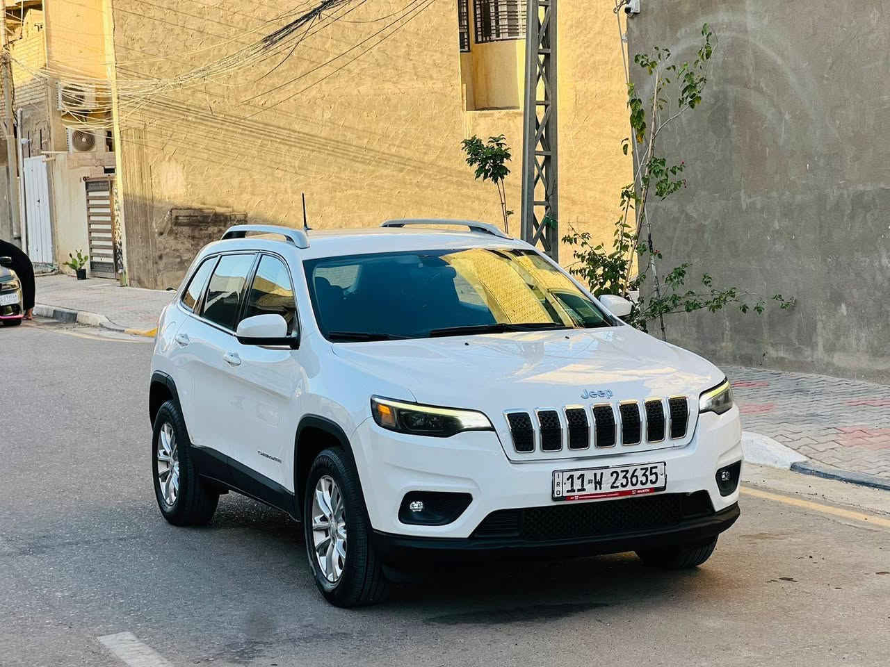 سلام عليكم للبيع جيب بزون موديل 2019 السعر 126 كفاله عده ربع جاملغ خلفي صبغ سونار مرفوق بلمنشور بجم كبس موصفات مكينه V6 شاشه كبير كشنات تدفئه 4 وضعيات قياده تحكم ستيرن جهتين سايد بريك بصمه وباقي موصفات المعروفه مكينه وكير كفاله حداديه تخم تاير تبريد ثلج للستفسار ***********
