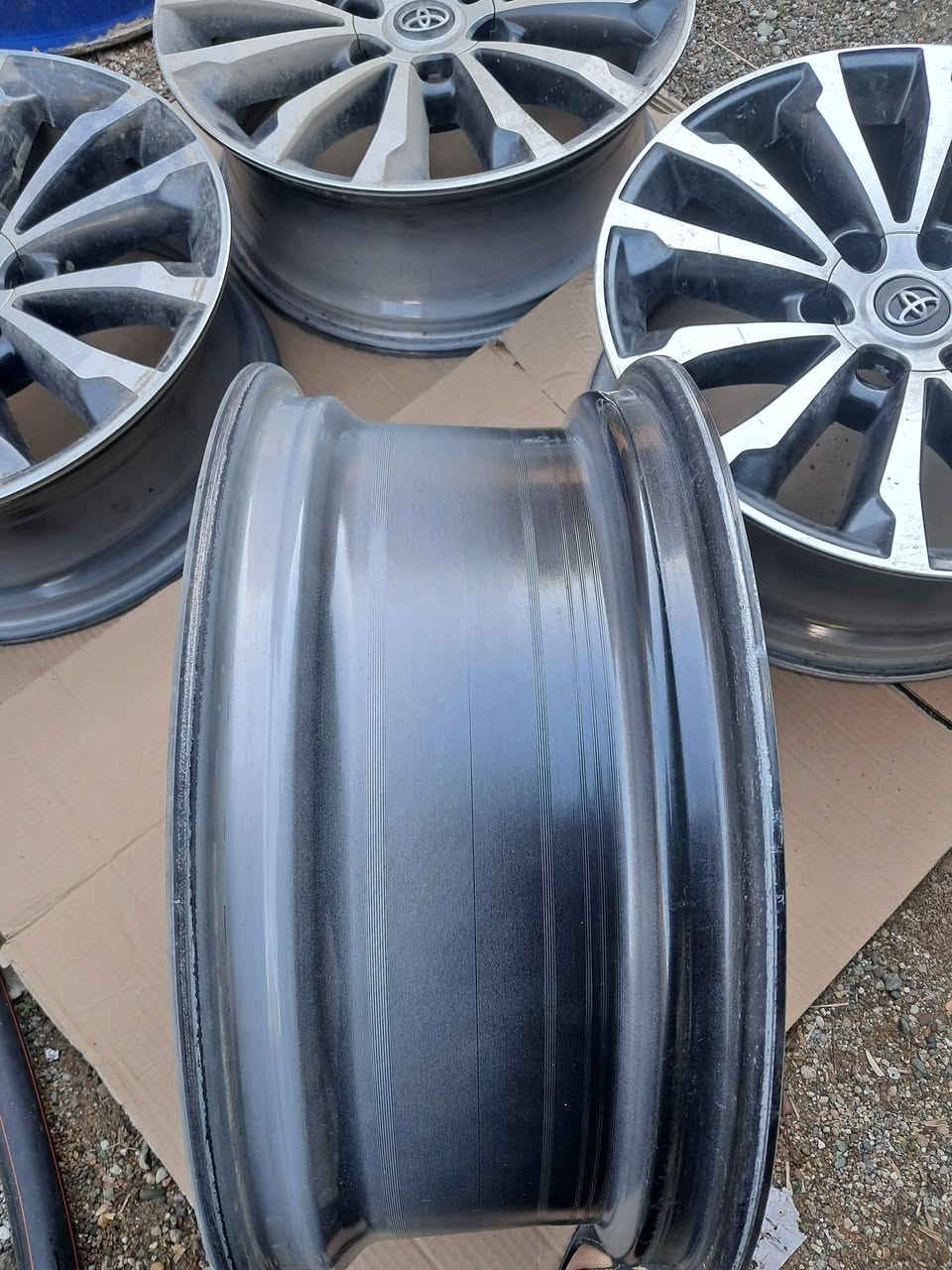 ويل للبيع جديده مال برادو مديل 22 حجم19
ئەم وەیلەنە بۆ فرۆشتن بلادی سەیارەی پردۆ هەین خۆمە وەیلەکانم گۆڕیوە بەوی لە وێنەکە دیارە  شوێن کەرکوک 
م/***********
*********** كركوك, العراق
