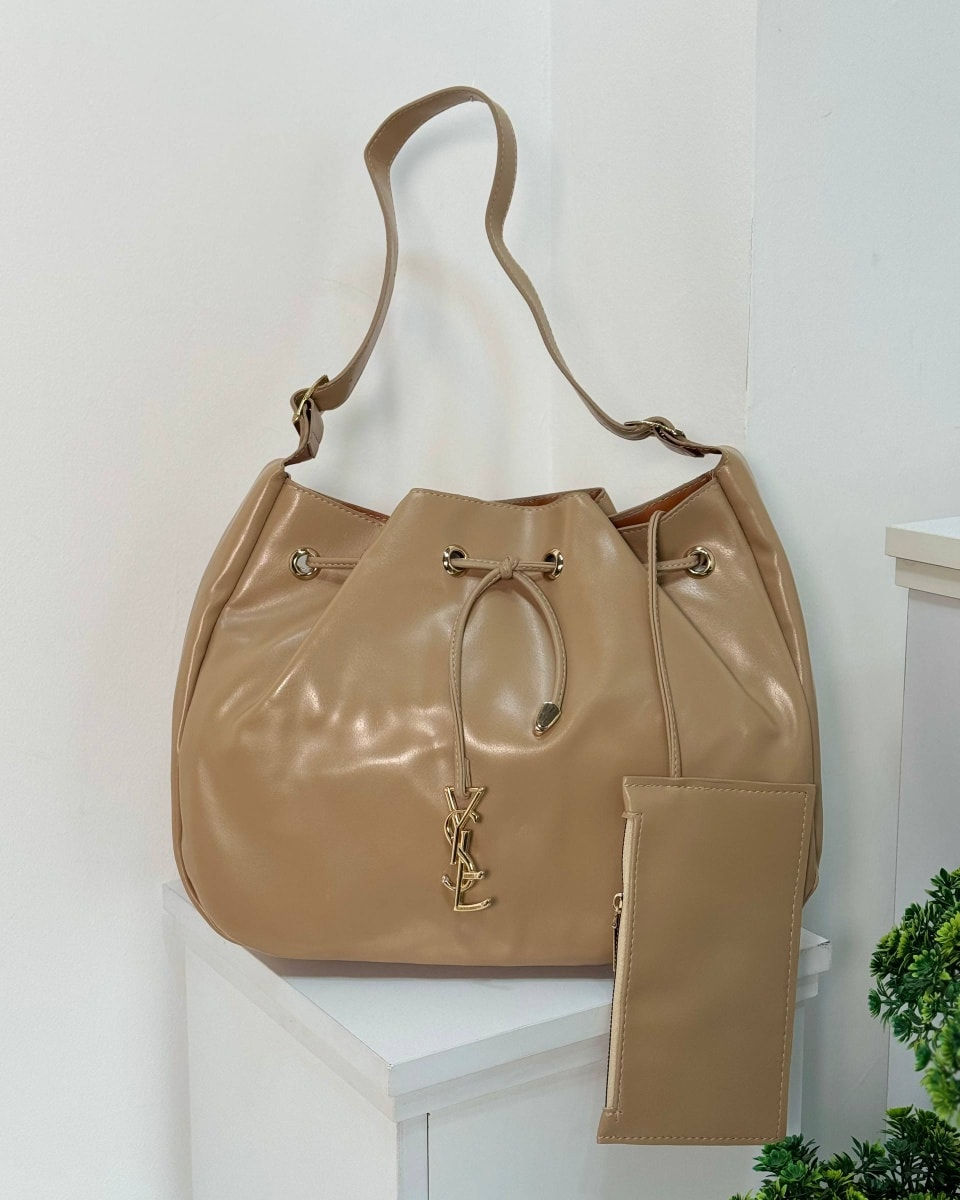 جنط نسائي
سعر المفرد 18 آلاف دينار
سعر الدرزن 156 ألف دينار
قياس 27 × 39 سم 
واتس اب :***********
واتس اب :***********
