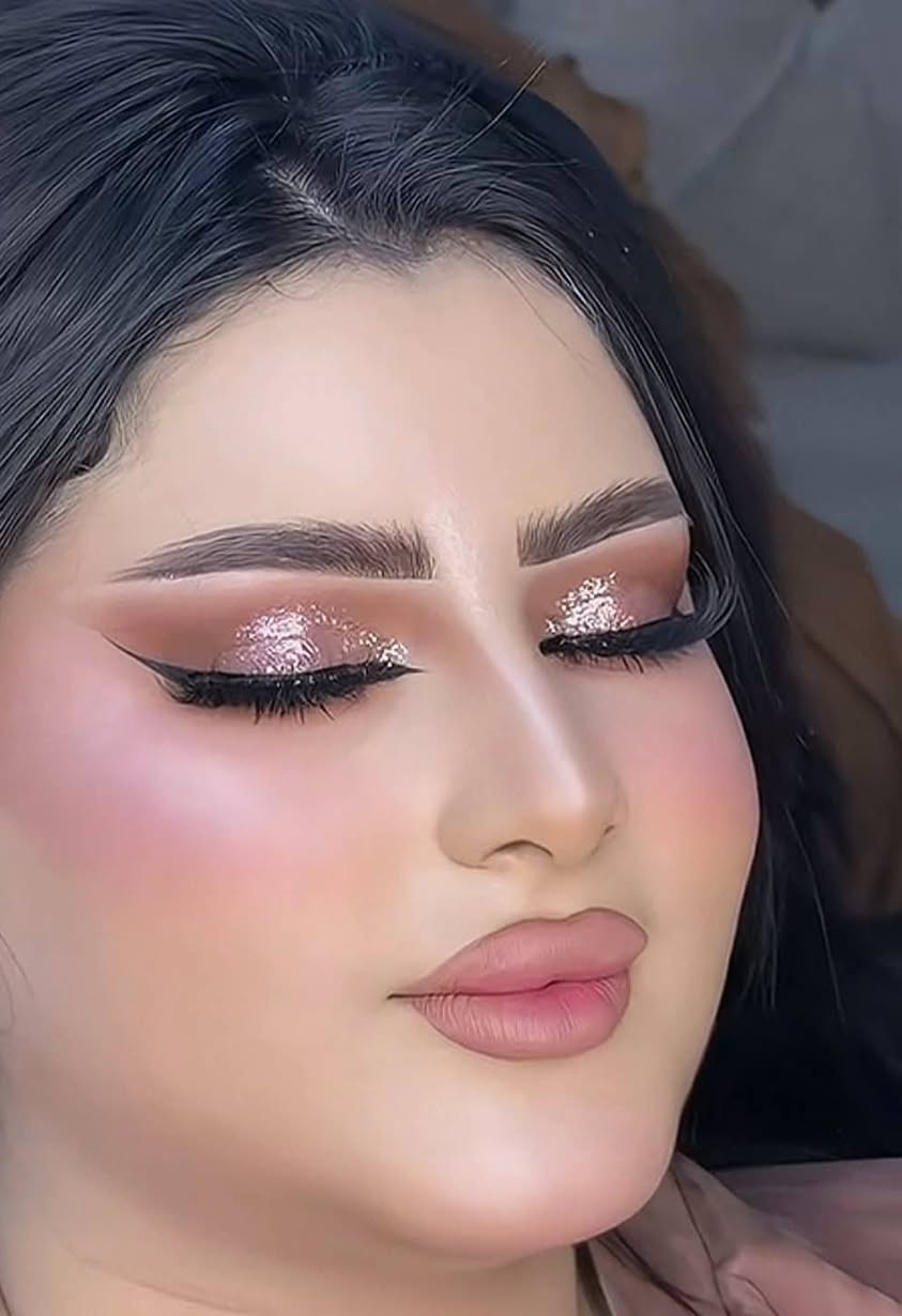 😍صالون اسووو 😍
✨#لانك تستحقي تكوني الاجمل في يومك✨ 
في مركزنا نهتم بكل التفاصيل اللي تخليك باجمل اطلالة 👑 

#حجوزات العرايس 👰🏻‍♀️  
 💞 #مفتوح 

#للحجز #والاستفسار #التواصل علي الرقم  ***********
