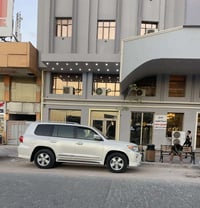 لاندكروز موديل 2013 رقم اربيل الدولي باسمي شخصيا سيارة جديدة بمعنى الك...