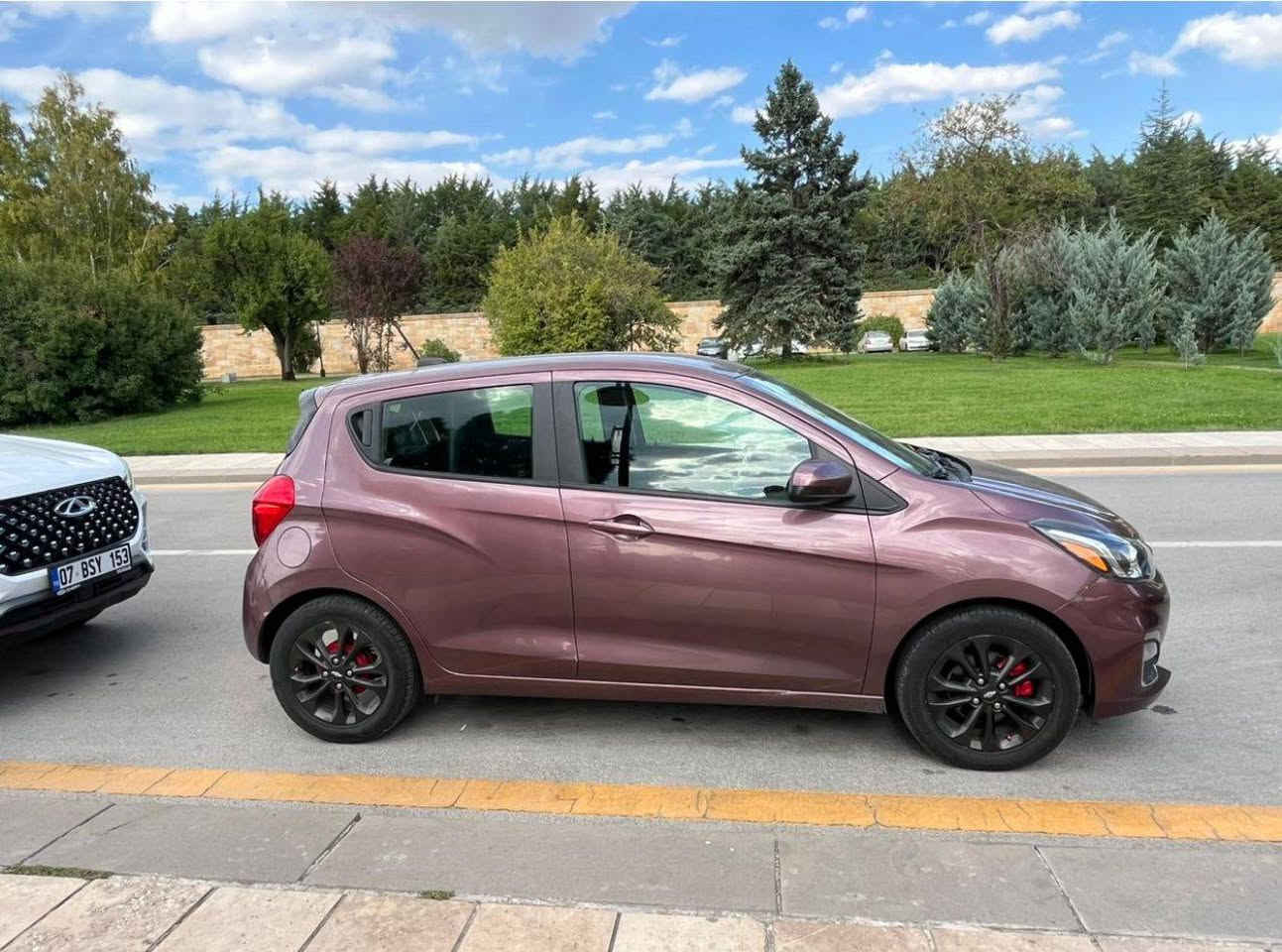 موديل (2021)
♦️مواصفات (LE)
♥️1/لايث امامي لث
🔴2/جم4كهرباء
♦️3/تحديد سرعة
🛑4/كامره
♦️5/ ماشي (85000) قابل لزياده
♦️6/كير محرك بشرط مامفتوح
🛑7/سنويه هزه  كلها جديد
♦️8/بي بطاقة بنزين
🔴9/ضرر بي باب سائق صبغ فقط 
♦️ايرباك تكمه فقط راجع سستم
♥️10/ من اخير انطيك سياره بدون نقص ماتصرف عليا ابد سياره مال بيت♥️
♥️11/ سعر 108$ وبي مجال لطيبين
12/ مكينه 14 مرغوب بنزين عادي
ضرر سيارة مرفوع مع صوره♥️***********
