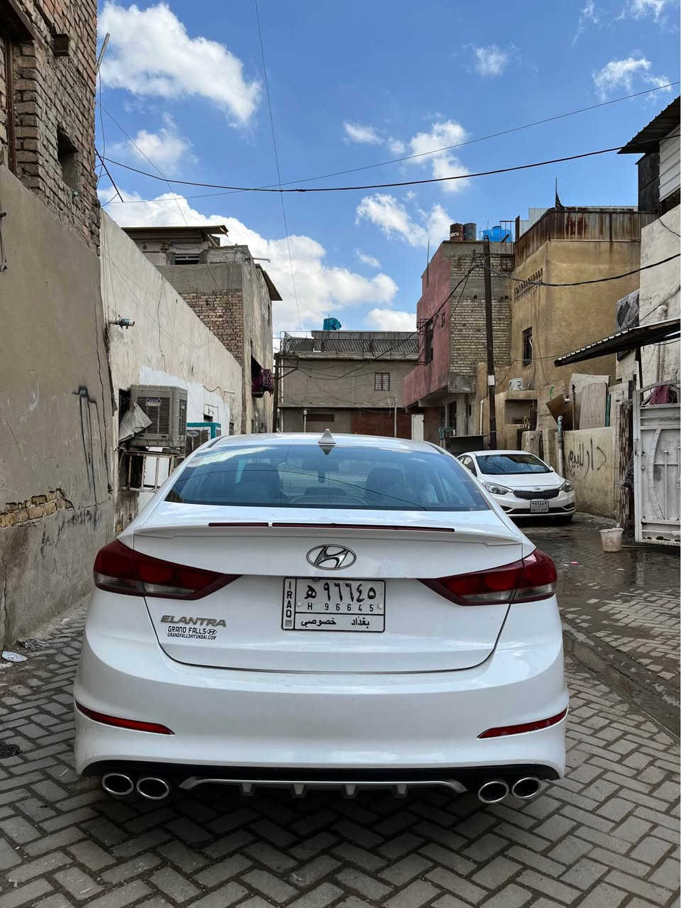 النترا 2017 نص فول 
حادثها جاملغ وبنيد فقط ✔️
نص فول مواصفات
شاشة كبيرة كاربلاي واندرويد اوتو 📺 
كامرة خلفية + حساس خلفي + مثبت سرعة وتحديد مسار + تدفئة ستيرن وتدفئة كشنات + نقاط عمياء + اشاير بالمري  + محرك 2.0 دوش وكير AT المرغوب ومكفولات + مودات قيادة 3 | صدر حدادية تبريد تدفئة كلها كاملة ومكفولة وبدون اي نقص رقم بغداد مكاني بغداد باسمنا تحويل مباشر .
***********
*********** بغداد, العراق
