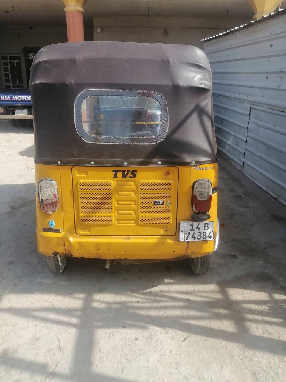 تكتك داخله بل20 نضيفه مثل ماموضح بل صوره مكينه ولفات مبدله سعرها4700 وبيها مجال بسيط عنوان ابو لخصيب حمدان ***********
