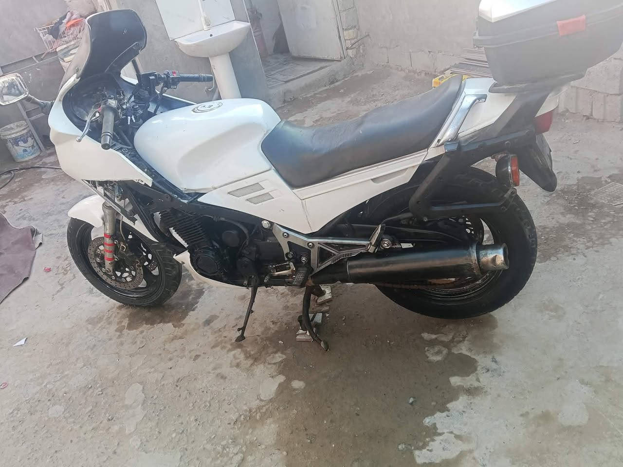 ياماها مروري حجم المكينه1200 للبيع  محرك شغال دراجة كهربائيات كله جاهزه محرك لاتنقيص لاتبخير السعر  1،250وبيه مجال لشراي مكانه حله قضاء القاسم ***********
