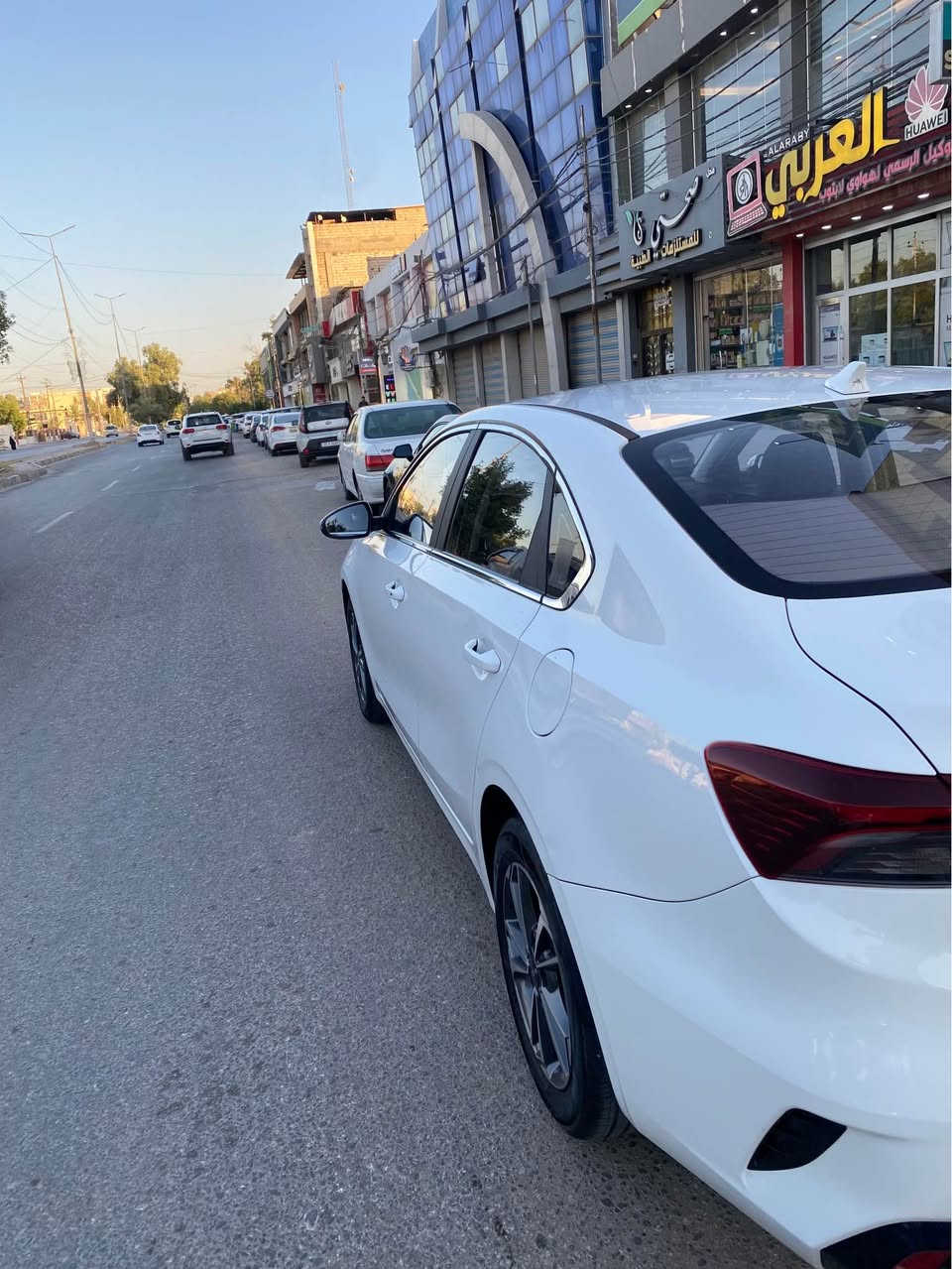 🚘 كيا K3 موديل 2024
 فول مواصفات
 رقمة أربيل بأسم شركة بالنجف تحويل او وكالة 
ماشية 17 الف كيلو 
سيارة جديدة وكفالة عامة من صبغ وضربة والبارد 

مواصفات 🔹 محرك 1500cc دبل نوزل🔹 كير أوتوماتيك 8 سرعات🔹 فتحة سقف🔹 بصمة تشغيل ودخول ذكي🔹 هاند بريك كهربائي🔹 مثبت سرعة🔹 كاميرا خلفية + شاشة عرض🔹 حساسات أمامية وخلفية🔹 مقاعد جلد 
🔹 أضواء LED أمامية وخلفية🔹 مرايا كهربائية بإشارات LED وميزة الشفط🔹 وضعيات قيادة (اقتصادي – ذكي – رياضي)

السعر 145 ورقة وبيها مجال 
مكاني النجف الأشرف قرب كراج بغداد الشمالي 

📞 للاستفسار والاتصال: *********** النجف, العراق
