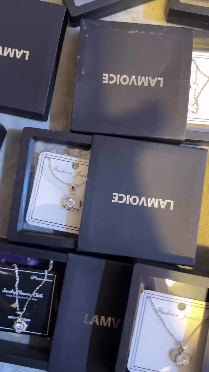 اكسسوارات طلعلي كارتون بي كلة من ذني مختم  الي يخدمنة مفرد بسعر والشلع بسعر وبالخدمة


**إذا كنت صاحب هذا الإعلان وتريد حذفه لأي سبب، رجاءا أرسل رسالة إلى الدعم الفني**