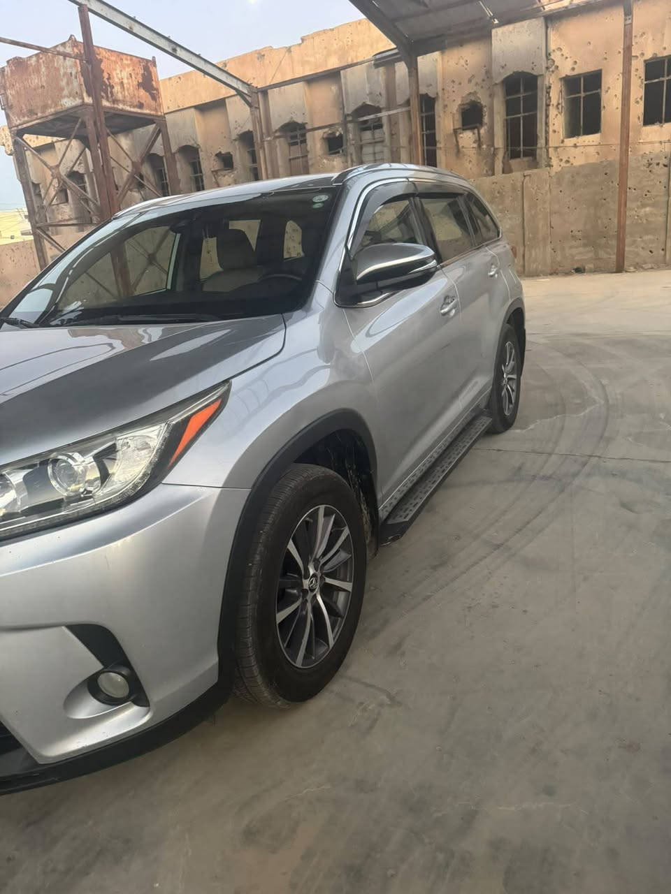 للبيع او المراوس
هايلاندر 2018 امريكي 
فول  VIP  مواصفات  XLE  
صبغ شبر بل البنيد  فقط

✅ رادار 

✅نقطع عمياء 

✅مثبت سرعة 

✅محرك 6 سلندر 3500

✅فتحة سقف

✅جلد 

✅كشنات منفصل 

✅كشنات كهرباء 

✅كشنات تدفئة 

✅بردات ابواب 

✅جنطه كهرباء 

✅7 راكب 
 
✅تحكمات مقود 

✅شاشة - كامرة 

✅بصمة ترحيب

سعر $240 و بيه مجال 

مكان الرمادي 
***********  واتساب
