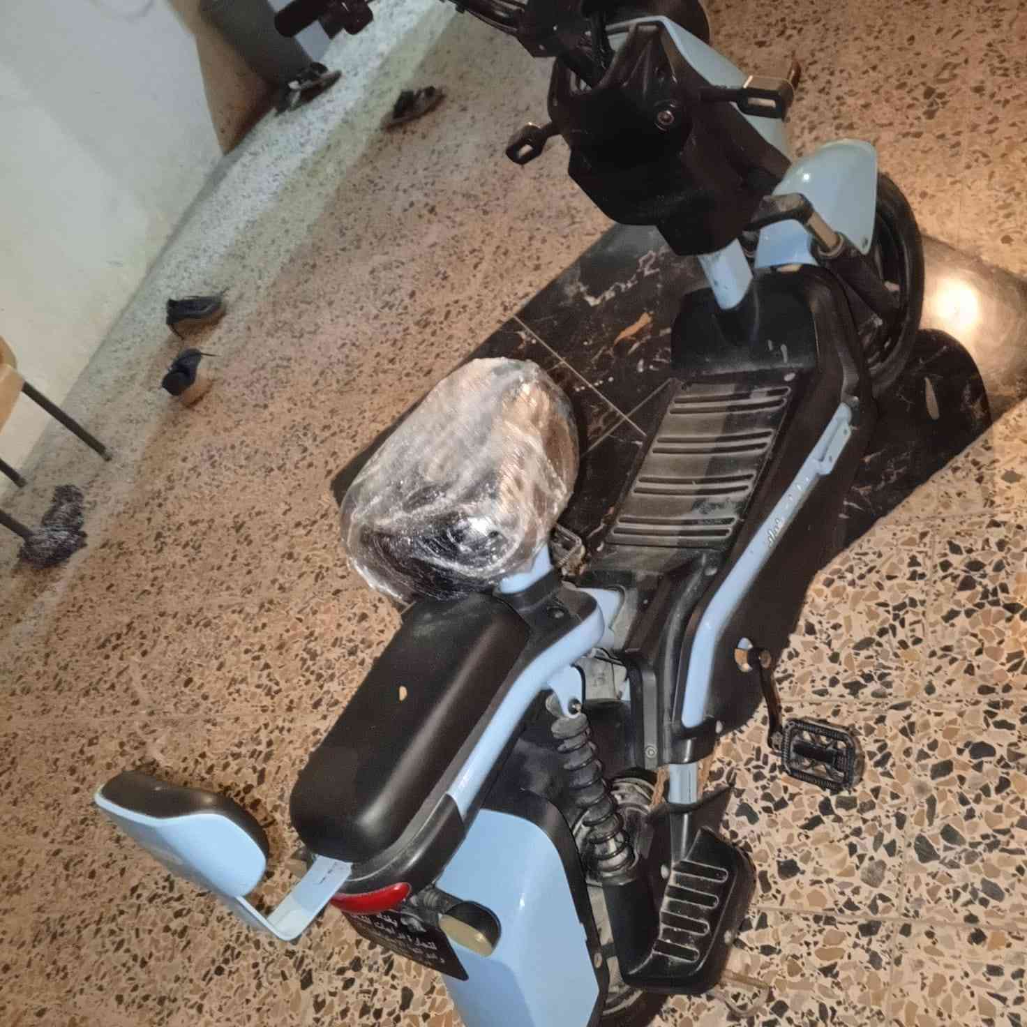 السعر 150 وبي مجال وبي عطل بصيط كهربيات بس


**إذا كنت صاحب هذا الإعلان وتريد حذفه لأي سبب، رجاءا أرسل رسالة إلى الدعم الفني**