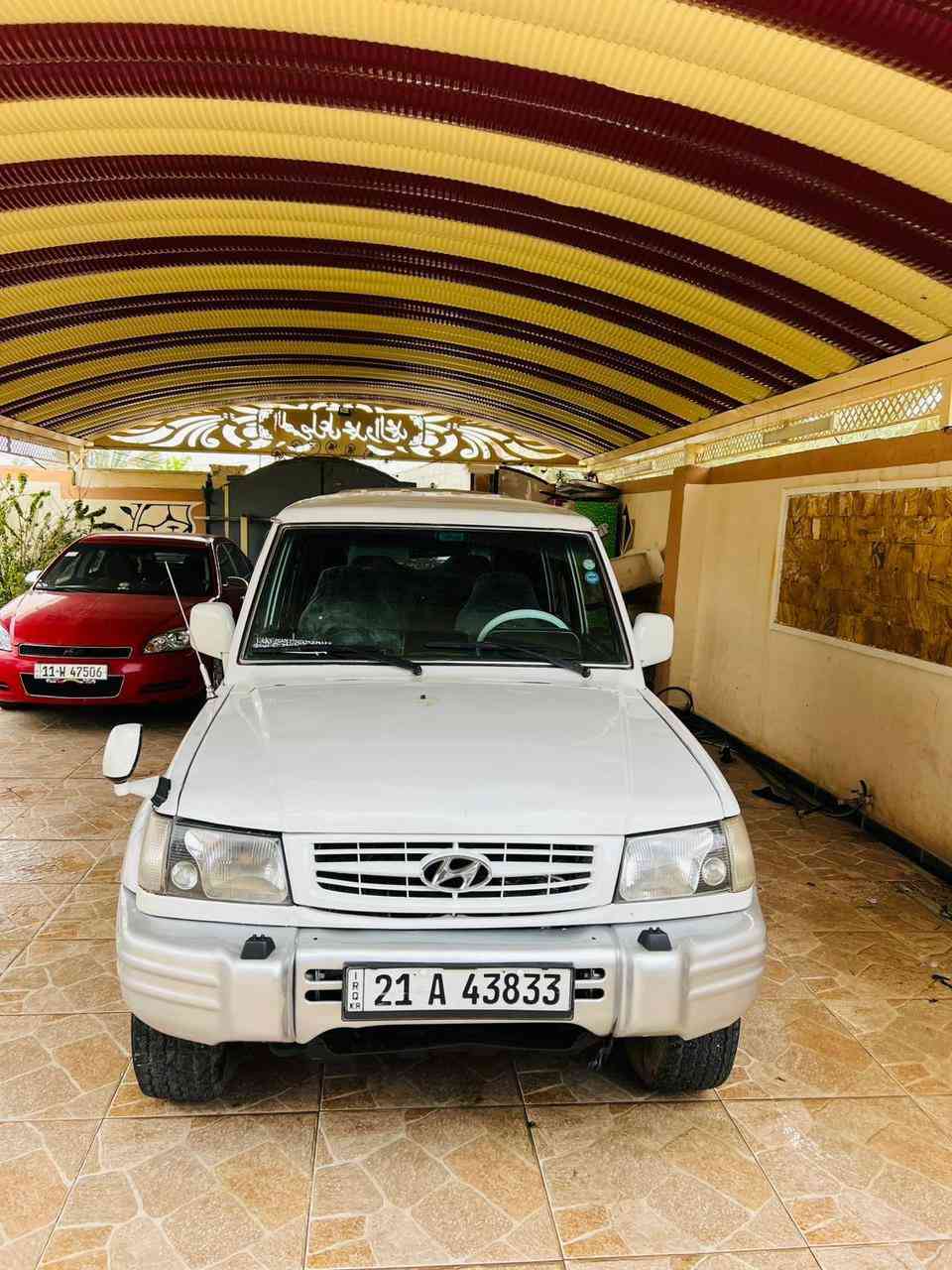 السلام عليكم للبيع هونداي كالوبر موديل 2002 رقم سليمانيه الانكليزي سنويه ل27 تحويل ثاني يوم محرك بانزين كير عادي كير ومحرك كفاله صبغ جامرلغ خلفي فقط تخم تاير جديد كهربائيات كامله مسويله ادامه كامله بلكات نوزلات فيت بم سياره كامله ربع ماتصرف عليها 
السعر 69وبيها مجال 
هـ***********
العنوان ديالى
