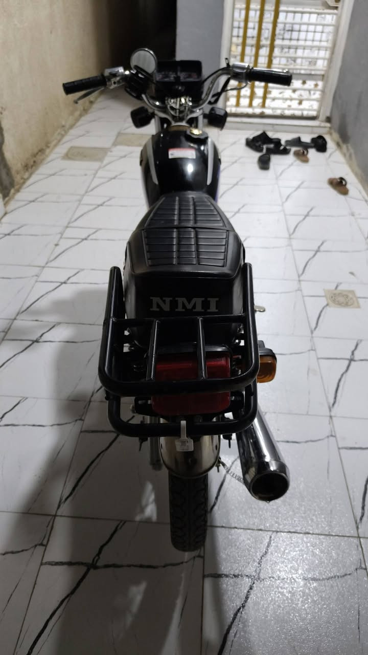 سلام عليكم نامه غراض شلامجة أصلي ومكينتة رابيدو أصلي تعمير 25 وشاصي متياز 25 اوراق وكيل سكنر 
السعر ب 700 وبية مجال مكاني بلقاسم ***********
