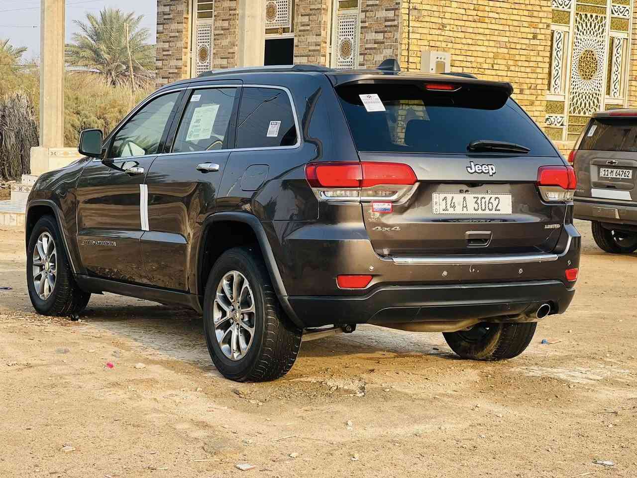 سلام عليكم جيب لاريد 2020اصل رقم بصره وارد أمريكي بيه جاملغ وبنيد مواصفات فول 1/1فتحه بصمه كشنات جلد جنطه كهربائية ويل كروم توقف ذاتي حساس امامي خلفي شاشه ايباد مشروع وطني سنويه 28سياره جاهزه مكينه وحداده وتبريد وتخم تاير كله ع وضع الشركه والاستفسار ع هذه الرقم ***********/***********مكاني ناصريه السعر 215
