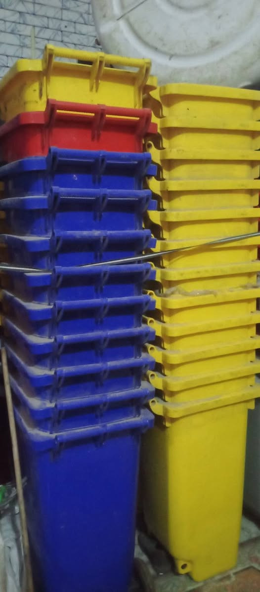 السلام عليكم 
لاجل المدينة اجمل
نقل نفايات مع حاوية جوده اصليه  ومتابعة المدير وكادر متخصصاً 
رقم الاشتراك ***********
