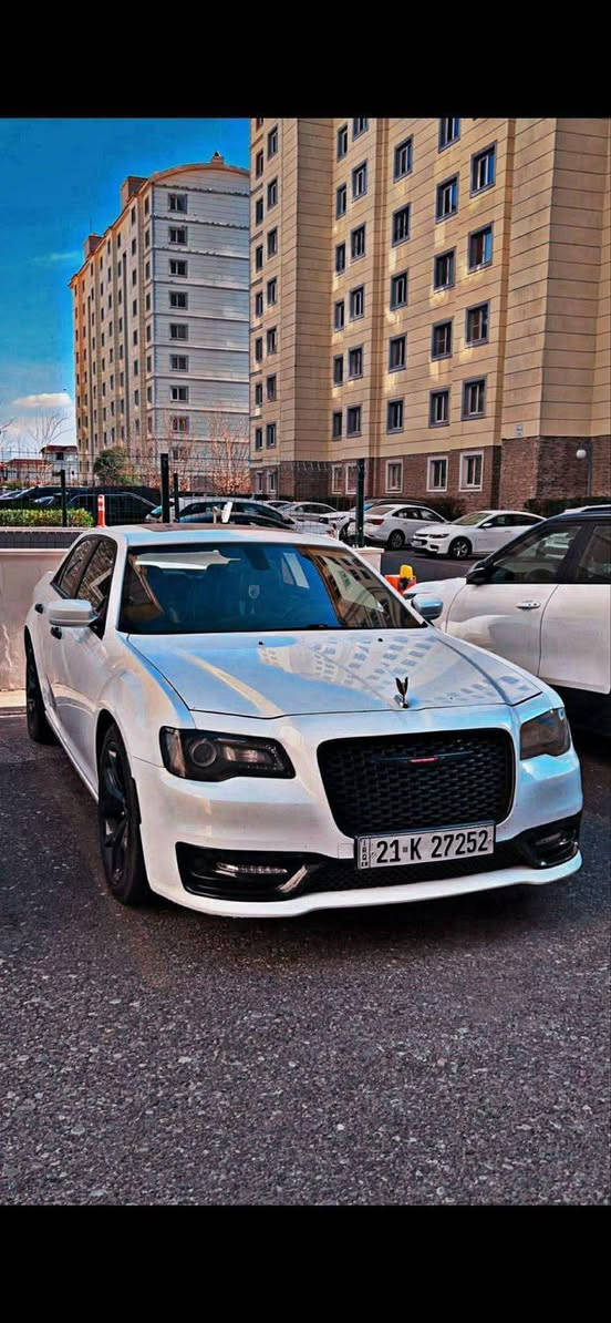 18s
وراد كندي 
السيارة داخله للعراق كلين 
هنا صار بيها جاملغ وباب السايق رش 
 مال صدر كلير من امريكا

بدون يرباك 
بدون حادث 
ماشيه 140
لايت خير من الله تجي وتشوف
ويل مكسيكي 18
سنويه بسمي 
شمالي 
بنوراما فتحتين
وموصفات ال S السعر ٢٦٥ وبيه مجال  
***********
