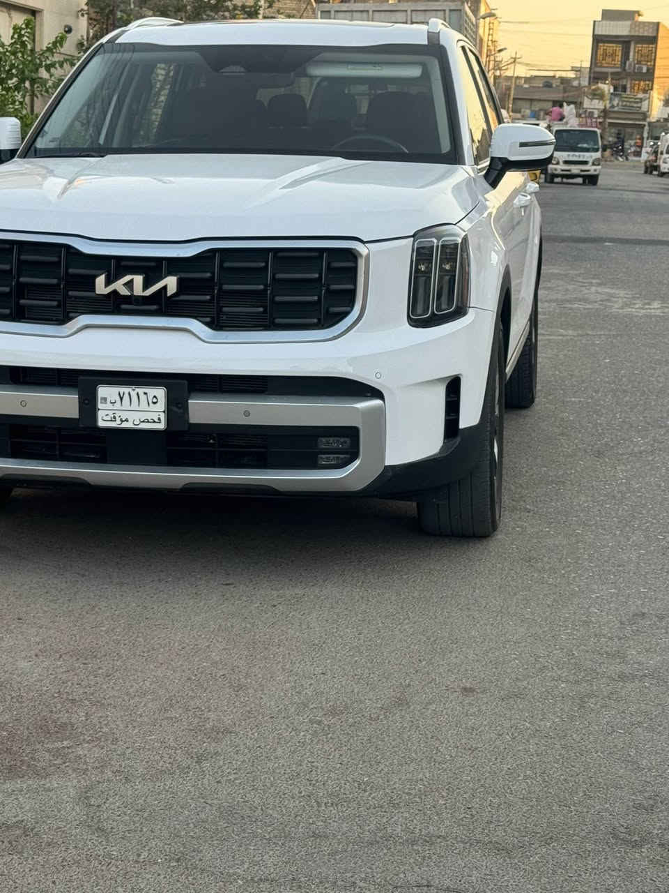 السلام عليكم
للبيع كيا تيلورايد 2023 SX أعلى فئة بالتيلورايد
لون ابيض مرغوب 
بدون رقم منيفيست بأسمي تترقم اي محافظة ماشية 32000 مايل
المواصفات :-
 شاشة متصلة GBS كاربلي
 مداخل شحن، شحن لا سلكي
 كشنات حار بارد تدفئة تبريد جلد طبيعي، كشن الوسط متصل و ليس منفصل ( المرغوب)
فتحتين بردات 
توقف ذاتي
رادار امامي خلفي جانبي
تحديد مسار
نقطة عمياء
بصمتين
محرك 3800، 6 سلندر
و بعد بيها مواصفات جداً مرغوبة و مميزة
حادثها فقط تصليح ربع البنيد + تبديل جاملغ الأيمن بدون دواخل

عنوان :- بغداد / البلديات
هاتـف / ***********
رجاءاً بدون خاص راسل واتساب و بخدمتك.
