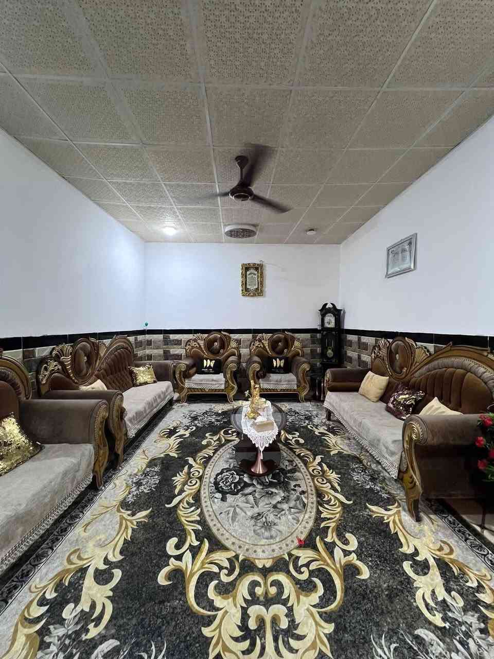 السلام عليكم ورحمة
دار للبيع في ابو آلخصـيب
ابو كوصره قرب سنتر طه شارع
 طابو زراعي سند 25 عراقي طابو أسود اصولي
المساحه الكليه 230
يحتوي على غرفتين وصاله كبيره ومطبخ ودوانيه وكراج وحديقه 3 حمامات
يتوفر كهرباء ماء نت ظوئي في المنطقه شارع بي اناره قريب عل التبليط 100 متر
البيت اعله من الشارع مقدار بلوكتين
البناء 2024
متعوب عليه
المنطقه مرقمه من الكهرباء الوطنيه
الجوارين ذهب
السعر 80
***********
