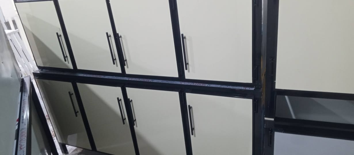 سلام عليكم ورحمة الله وبركاته كاونترات مترين ومترين ونص سعر جملةمفرد انه اليوم اريد ابيع جو سوك  خاص رقم الهاتف *********** مكاني ناصريه حي فداء شارع مدارس
