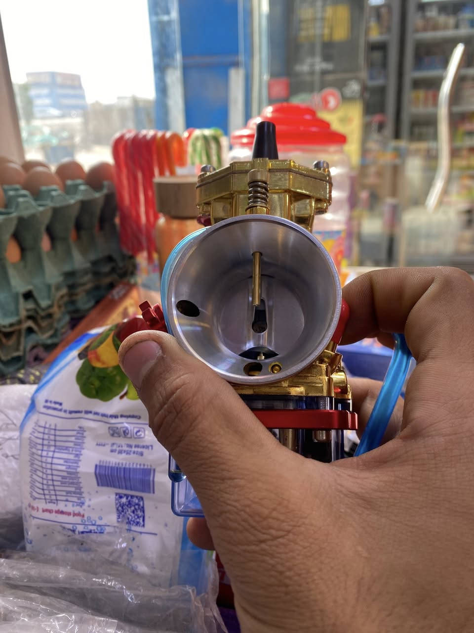 سلام عليكم كابريته قفاز حجم 34 مستعمله شهر واحد شلعه ومعدل صلوات حلو بيها جنت شادها على سكنس فحل قيم وأخذها جماعت ال25 لا تطبلي ووايرها وياها


**إذا كنت صاحب هذا الإعلان وتريد حذفه لأي سبب، رجاءا أرسل رسالة إلى الدعم الفني**