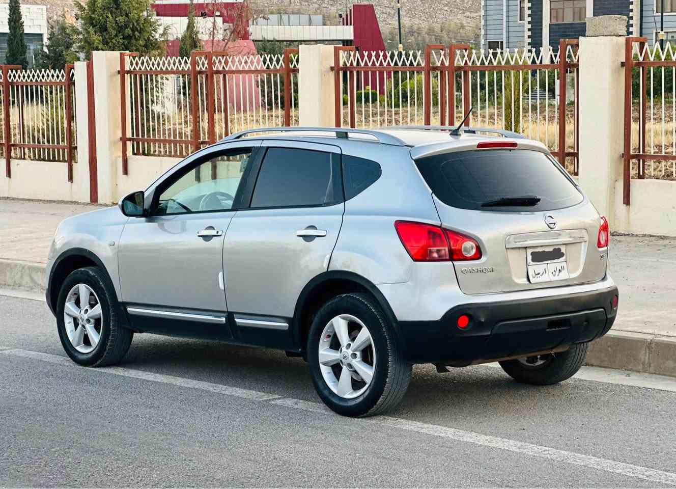 نیسان قەشقای 2008  مەکینە 20 مەرغوب  ئێرباگ و لێدراوی بی بۆیاخ نیە،
 ،ئێرباگی هەمووی بیلادیە  کامێرا وABS سوکان فۆلیۆم بلوتوز و جی پی ئیس تحدیدسورعە دژه‌خلیسك حاسـە تەلەفۆن ئاوينەئۆتۆ جاموئاوینەکارەبا و جام هیتەر 4تايەی و ویلی لۆک گێرو مه‌كينە‌و تەبریدی بە‌شـە‌رت بەنزین زۆر کەم دەخوات و بی مەسرەفە , نرخی تەنها  ٩٧  گەڵا  مجال
0750 1316360 رانية, السليمانية
