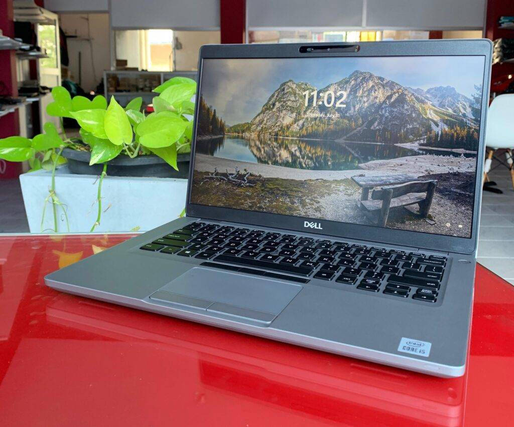 السلام عليكم
لابتوب dell للبيع مواصفات موجوده بلصور جديد كلش ونظيف مكاني بصره ماعندي توصيل 

سعره 400 

رقمي للشراي ***********

