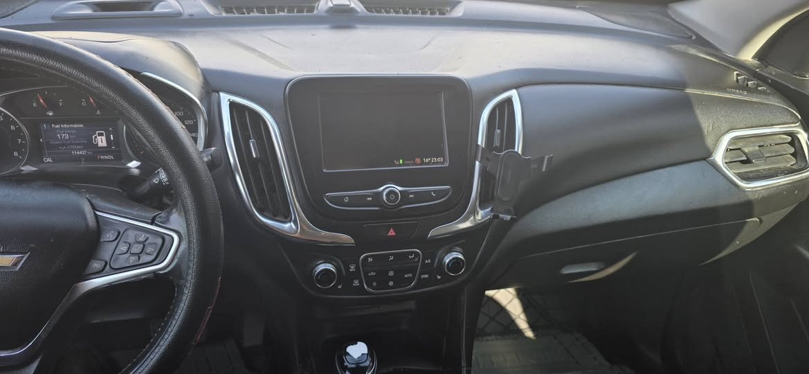 للبيع فقط 
ارخص كوينكس 
بالعافيه على الياخذها 
شوفرليت كوينكس
 تنزيل السعر ١٠٥ ورقة يعني مليون ١٥ مليون عراقي للبيع فقط
 شوفرليت كوينكس
 ازرق اللون 
رقم بغداد 
وارد أمريكي حادثه شويه قماره وبنيد 
حاليا بيه بعض الطخات البسيطة
 الصندوق الكهربائي لا يعمل 
شايل كاردن الدفع الرباعي
 مكان السياره بغداد
 السعر ١٠٥ ورقة فقط
تحويل ثاني يوم

***********
