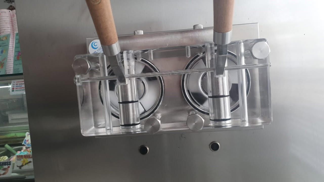 مكينة Gelmatic الايطالية
مكينة سوفت ايطالية المنشأ
نظام تبريد ماء 
400V
موديل 2013
الحالة ممتازة ونظيفة مثل ما موضحة بالصور 
للاستفسار واتساب ***********
