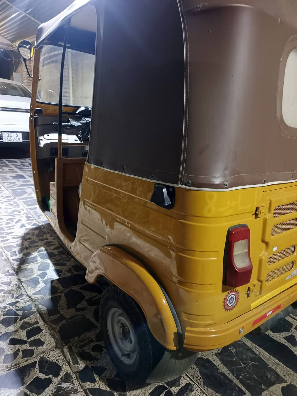 سلام عليكم تكتك2020 شهر 11 نظيفه ومرقمه وجاهزه سنويه مالته رقم انكليزي بس تروح تبدل الوحات بـأسمي تكتك دوسات معمره وتكتك مجفته شوفة عينك تكتك نصبته حلوه ومابيه ضربه... مستعجل ع بيعته عندي بناء رايده ب6800 مكاني بغداد الكماليه رقم الهاتف ***********
