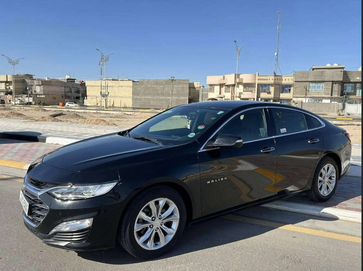 السلام عليكم 

ماليبو 2019 برمير للبيع  وارد كوري 

السيارة بدون ايرباك و بدون دواخل بيها الباب الخلفي تعديل بارد فقط + هلال الجاملغ بي شبر 

مواصفات البرمير معروفة: 

بصمة 
شاحن لاسلكي 
شاشة ايباد 
عداد دجتال 
لايت لد امامي و خلفي 
لايت امام 3 عدسات 
كشنات جلد + كهرباء 
الكشنات الامامية تدفئة + تبريد  
الكشنات الخلفية تدفئة  
ستيرن هيتر 
حساس امامي خلفي 360 
اوتو ستوب 
اوتو بارك 
نظام المحافظة على المسار 
نقطة عمياء 
مثبت سرعة تفاعلي 
تبريد قطعتين…..

سعر السيارة: 148 وبيها مجال للطيبين 
مكان السيارة: بغداد 
***********
