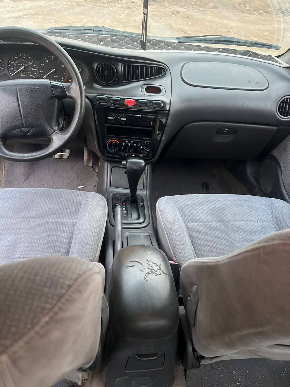 سلام عليكم دايو لكنزا موديل 2000 سيارة مصبوغه حزام بدون ضربه مكينه بيهه خيط بخار قليل بدون تنقيص سيارة بلادية ع وضع الشركه كير مكفول دواخلهه كلش نضيفه سيارة بسمي مكاني بغداد الكرخ
السعر 40 وبيهه مجال هاتف ***********
