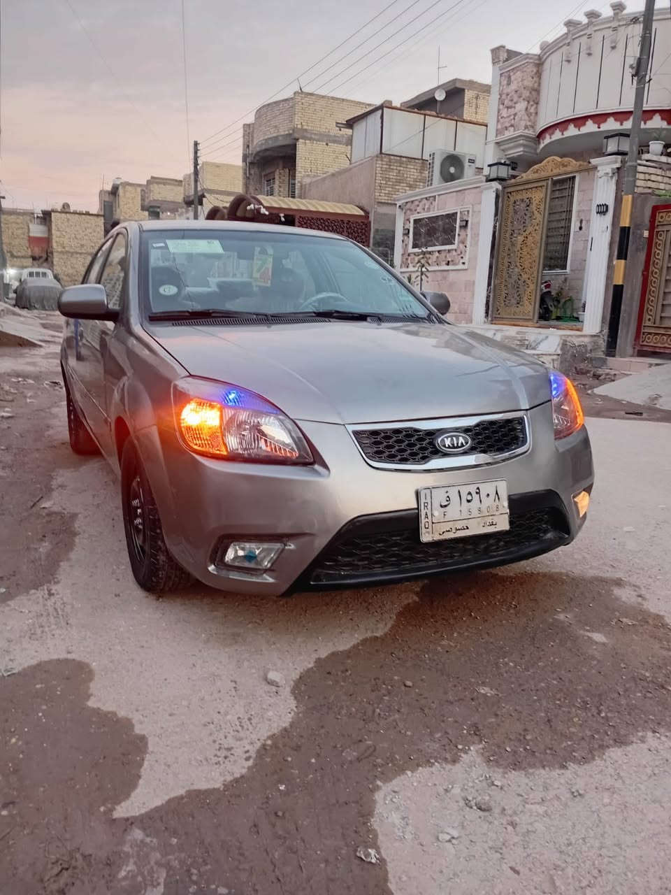 كيا ريو 2010 رقم بغداد تحويل مباشر وارد امريكي حادثها جاملغ امامي وبالعراق بيها مكانات صبغ ابيع احزام 
محرك 1600 
كير اوتماتيك
نظام ايكو
اربعه دسك
كير محرك مكفولات تبريد تدفئه شغالات صدر جديد تخم تاير ووياله شادهن جدد
سياره جاهزه نصبه فول احلى من الصور 
سعرها 69$بيها مجال شي بسيط 
مكاني بغداد
***********
