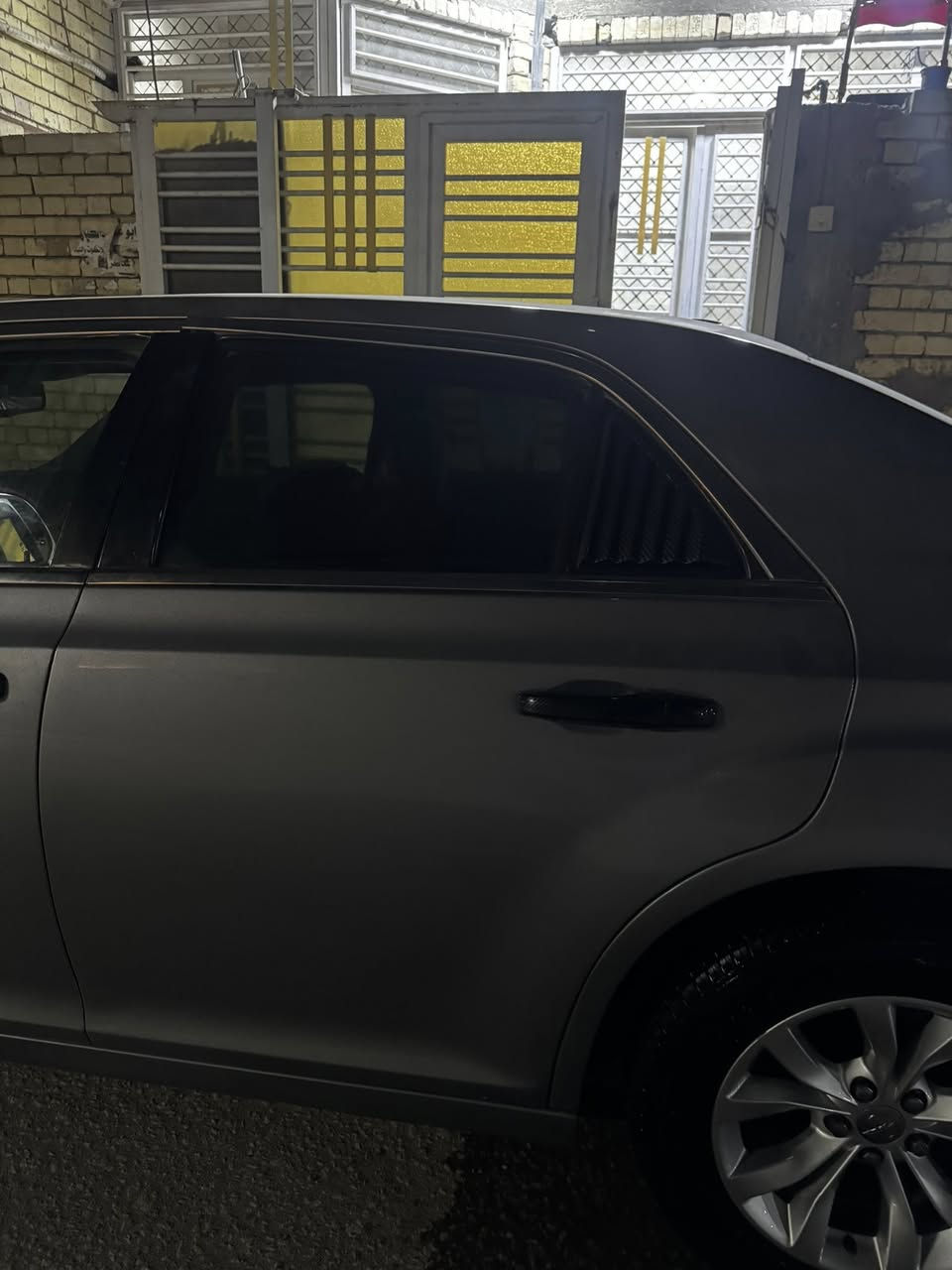 السلام عليكم رمضان كريم على الجميع ان شاءالله 
اوباما اصل لا معلايه ولا مرمزه ولا ملعوب ب شواصيها 
محدثة امامي خلفي وعينه 20 اصلي
بدون ايرباك
مكينة 6 سلندر 3600 كفالة مع الكير 
السياره حادثها بنيد وبل عراق صبغ كلير كم قطعه بسبب الجراد ابيع حزام احسن اليه وللمشتري مكفوله من العيب الشرعي
رقم بغداد انكليزي تحويل مباشر هزة جديده بشهر ال 12 
قبل يومين بدلت تايرات اندنوسي وتخم ويل ستيل اصلي وباتري جديد اصلي 
بصمة تشغيل وابواب وجنطه
تشغيل عن بعد
منظومة تبريد جديدة ثلج قطعتين
تدفئه مقاعد
 شاشه جبيره 
لايت زنون عالي ناصي 
جام اوتو 
كشن كهربائي جلد
حجر بيئه موجود يعني صرفيتها للبانزين كلش حلوه

غرفتها بل جيس جديدة بمعنى الكلمة
عوزها زوج شموع امامي للحداديه فقط شويه تعبانه
السياره مابيها اي نقص جاهزه وممشتغله على خط ابد
ولاكلوب بل دشبول مشتغل
مكاني كربلاء المقدسه
كل التفاصيل ذكرتها بل منشور 
السعر 133 وبيها مجال بسيط 
***********
