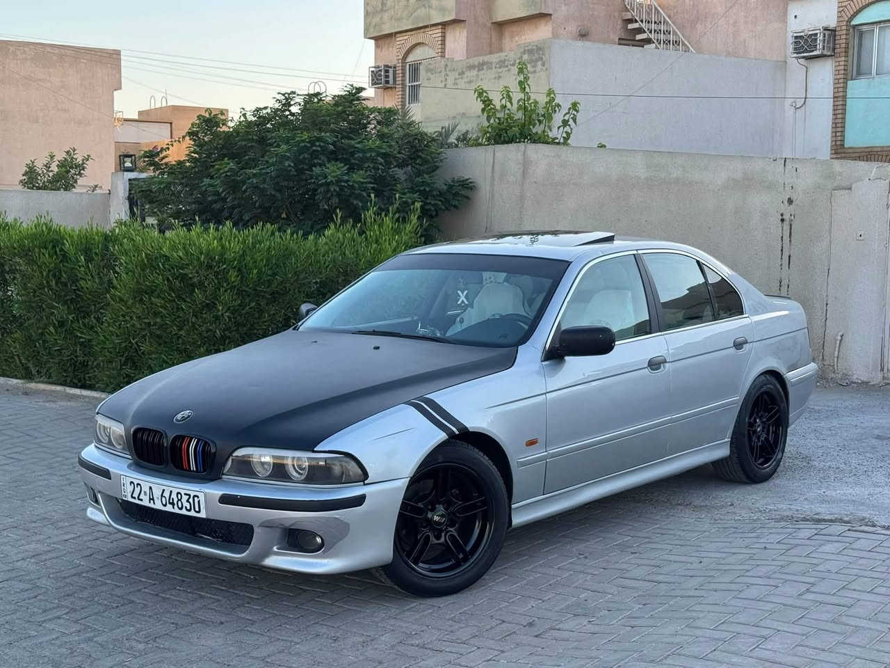 السلام عليكم
للبيع او مراوس حسب القناعه 
Bmw 525 i 2000 موديل 
صبغ عام جراد
محرك ٦ دبل فانوس 
كير اوتو 
كير مكينه كله جاهز 
ماناقصه برغي السياره 
فول موصفات 
فتحه سقف 
خمس ويل كب 
فول تحكمات استرين 
تبيرد ثلج + قطعتين 
دواخل لونين 
تلفون بلادي 
دعاميه m 
شاشه تاب 
برده خلفيه 
كامره خلفيه 
٣ وضعيات قياده
السياره جاهزه من كلشي مال جناي 
رقم شمالي تحويل ثاني يوم 
***********
السعر ١٠٣ وبيه مجال بسيط 
مكاني بغداد حي الجهاد
