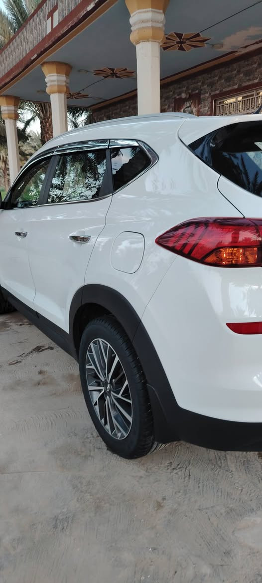 سلام عليكم
توسان 2020 خليجي شركة الكاصد فول مواصفات عدا البانروما ماشية ٩٨  الف السيارة جديدة للاخير تخم تاير حدادية كير مكينة مكفوله  مكفوله السياره سونار بلمنشور بعدهي عل وضع الشركه تراي زيرو برغي مامفتوح بيه شرط
المواصفات:- 
بصمة
هند بريك بل رجل
كشنات جلد لونين
كشنات ٢ كهرباء 
شاحن واير لس 
قطعتين تبريد 
مري شفط 
انارة ترحيب
ثلاث انضمة قيادة ( ايكو . نورمال . سبورت ) 
كروزات سرعة 
شاشة كبيرة 
اشاير بالمري 
حساس خلفي امامي
كامرة خلفية 
إشارة لكزز 
دوس ضويه
اريل انفنكيشن
برده بلجنطه
فول تحكم ستيرن 
السعر ب٢٠٥ وبيه مجال لشراي 

للاتصال *********** واتساب او*********** ملاحضه سياره عل أيدي وبسمي ومن ال٢٠٢٠ تحويل مباشر
