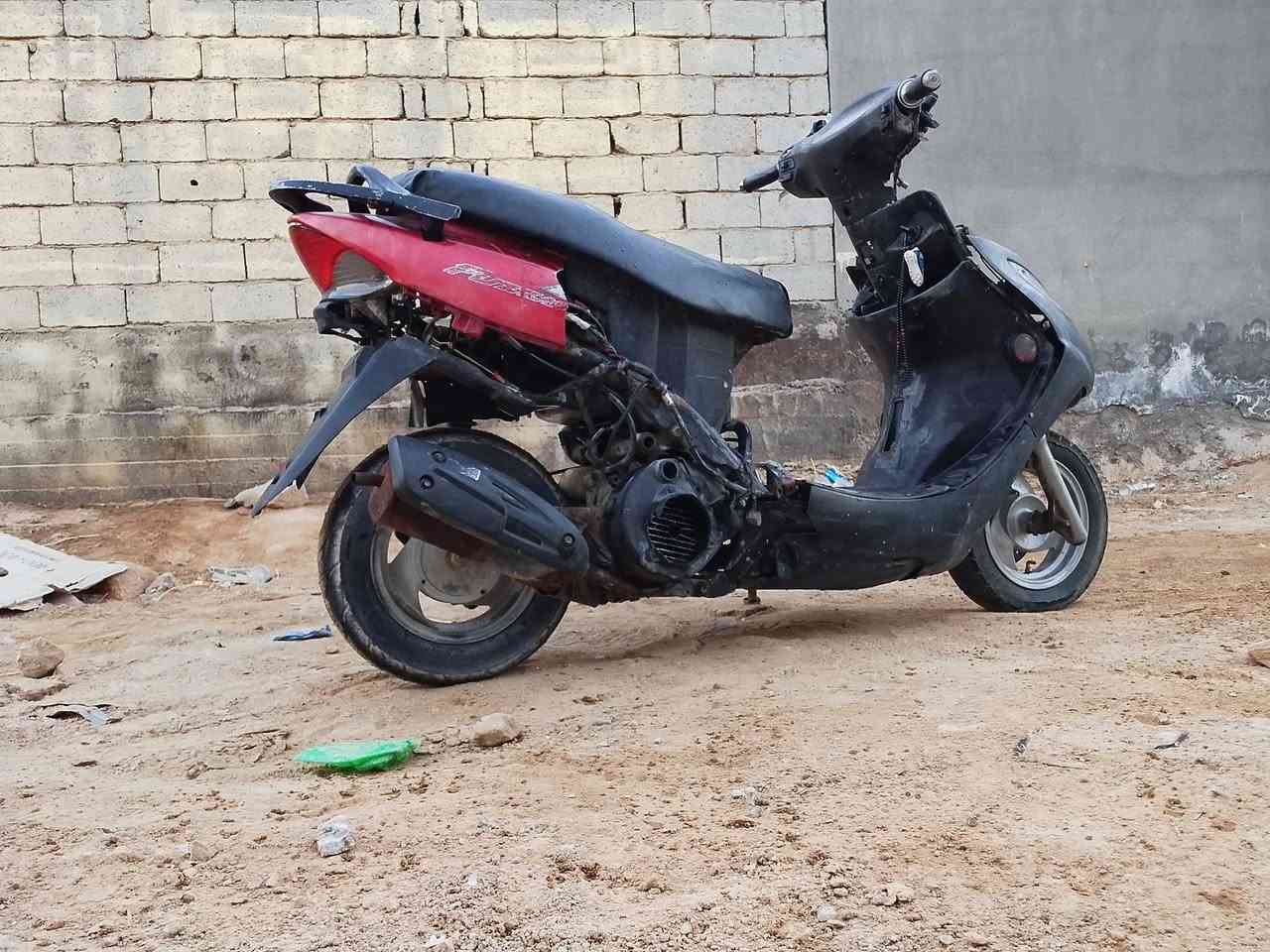 سلام عليكم شباب دراجه كامكو جي 3 نكره سلف عوزه بس كفرات تمشي كلشي مابيه بس ادخن.. سعر 125 ..وبي مجال حك الجيه موكاني نجف ابو صخير مناذره...*********** مستعجل على بيع

