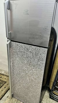 ثلاجه • نضيفه وشغاله • بغداد كراده داخل