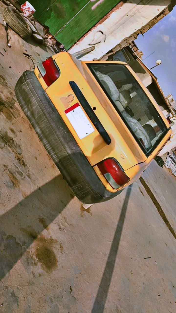 السلام عليكم سايبه للبيع موديل 14  موجود مكان البصره الزبير سياره جاهزه حداديه ماكينه وكير مكفولات  اي استفسار على هذا الرقم واتساب وشريحه***********//15
