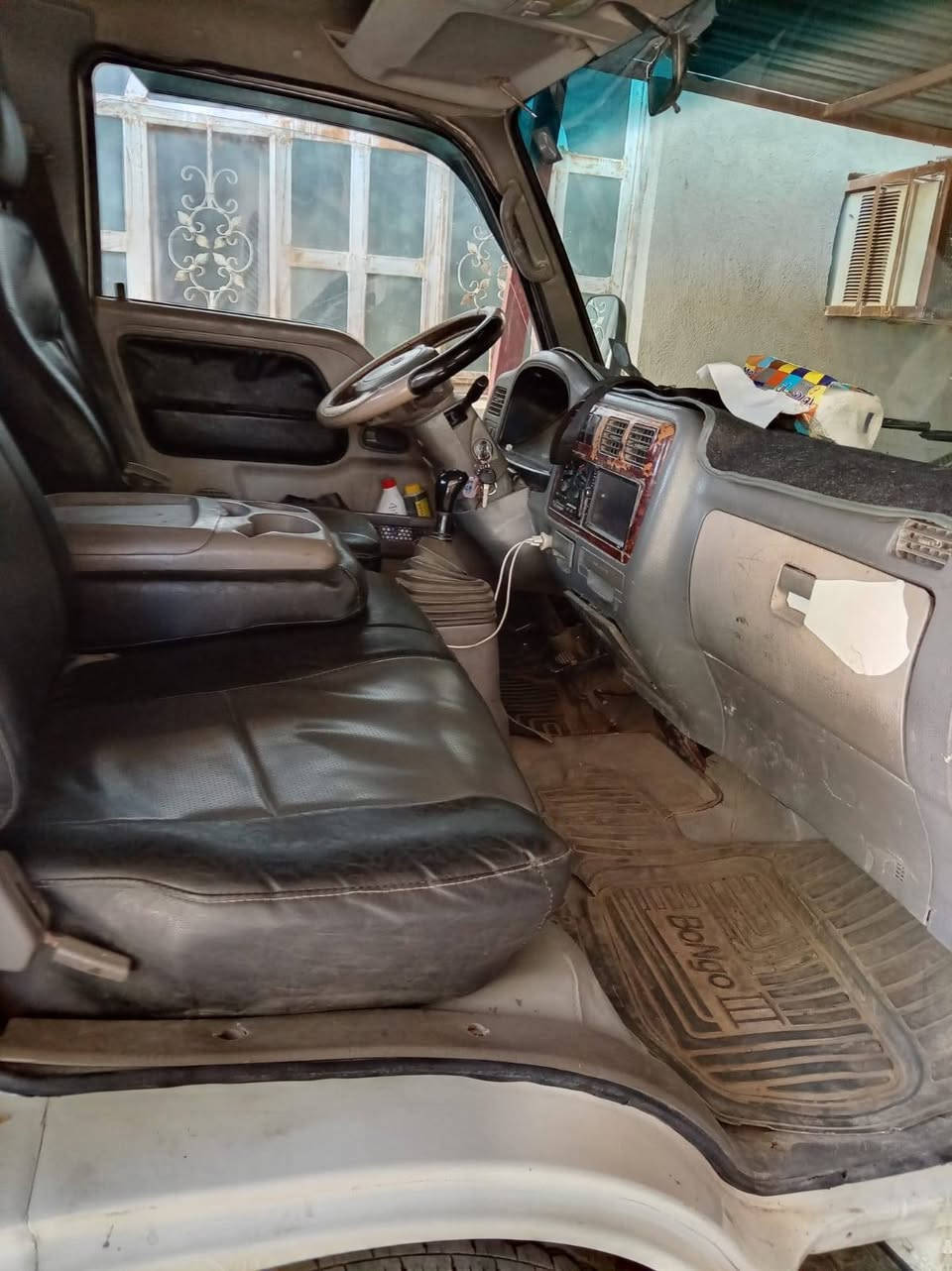 سلام عليكم كية فونتيرة أم عيون 2002 بسمي كير محرك شاصي كفالة هزة جديدة السعر 80 وبيها مجال المكان بغداد تاجي للاستفسار *********** بي واتساب  غير متواجد عل فيس مكلف بل نشر اني
