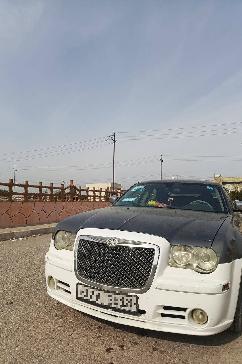 السلام عليكم مرخصه الادمن اوباما 2008هيمي كير محرك حداديه تبريد ثلج  كهربائيات كلهه كامله سستم دمام9 لايت زنون بيهه فقط دبل الخلفي فقط السياره جاهزه وكامله السعر 38 وبيهه مجال للمعلومه السياره محرك جان كاز ومتحور بانزين  اتصل وتدلل ***********
