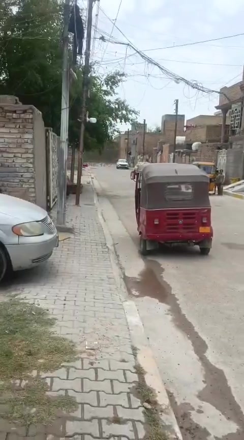 بيت للبيع المساحه 100 متر بناء درجه اولى شارع الشركه موقع ممتاز للاستفسار الاتصال على الرقم ***********
