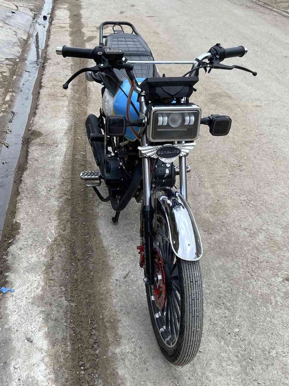 السلام عليكم للبيع سيفان 2026 كفاله من كل شي مابيهه شخط ماشيه كلش قليل صار شهر من طالعه اوراق كامله دشبول كله شغال اي عيب مابيهه تايرات بلاديه السعر760 وبيهه مجال قليل دراجه شرط زيرو  مكاني ديالى الخالص هبهب اوراق كامله رقمي ***********
