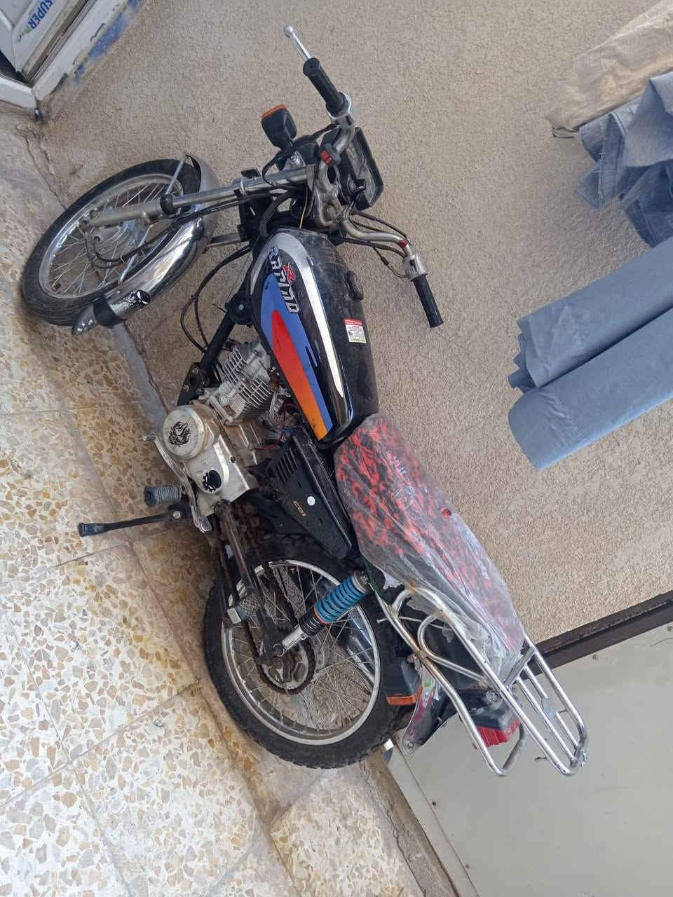 سلام عليكم دراجه اربعه كلك عوزه بس ويل خلفي دراجه خير من الله تخبل سعر 300 قفل سبب البيع مطلوب ***********
