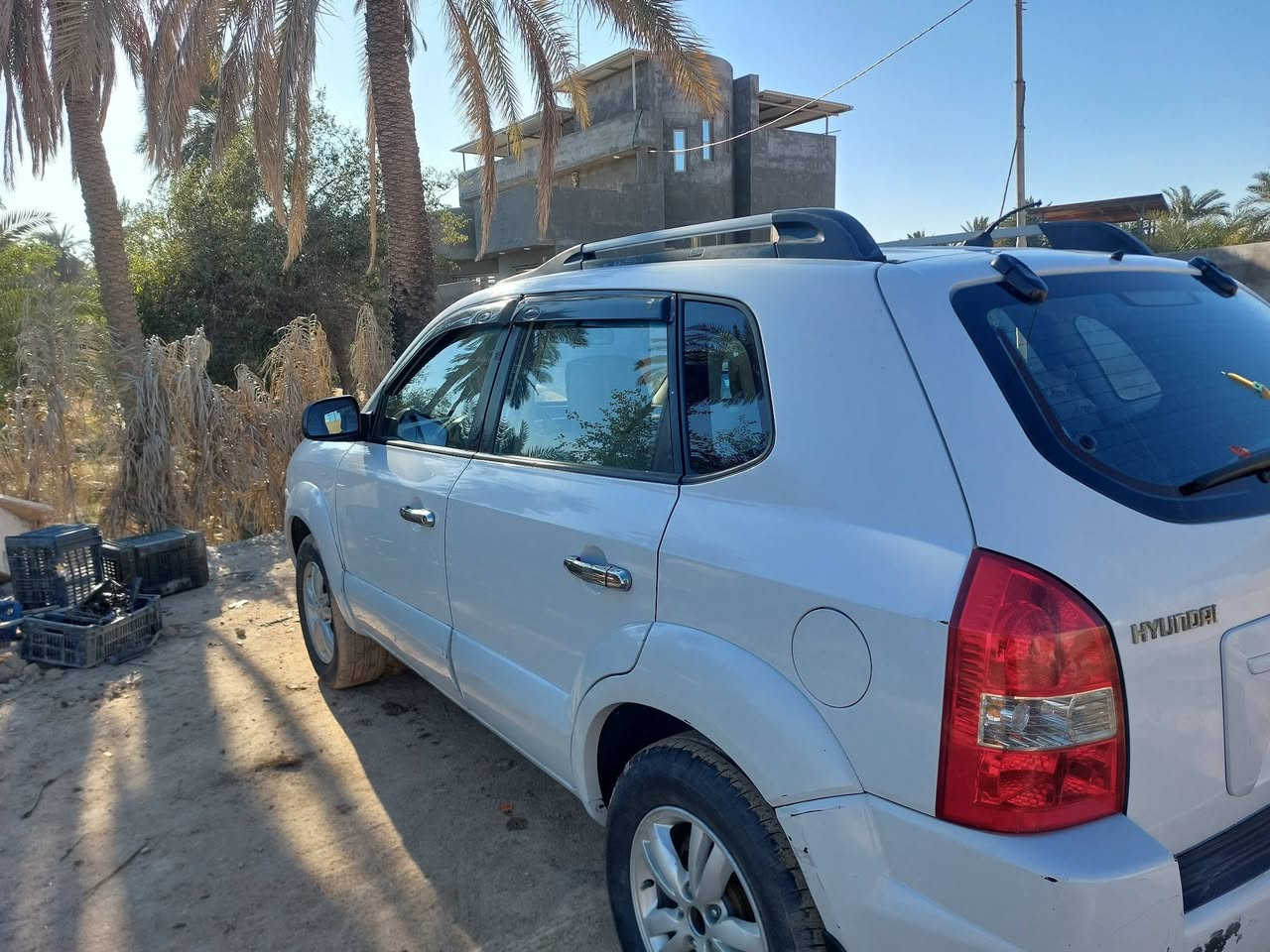 للبيع توسان مديل 2010
رقم بصره 

سياره 4 سلندر 

فور ويل 

مكفوله كير ومكينه
 
 تخم تايرات جديد

بيها شويه خياسات 
السعر 115 وبيها مجال 
للإستفسار ***********
