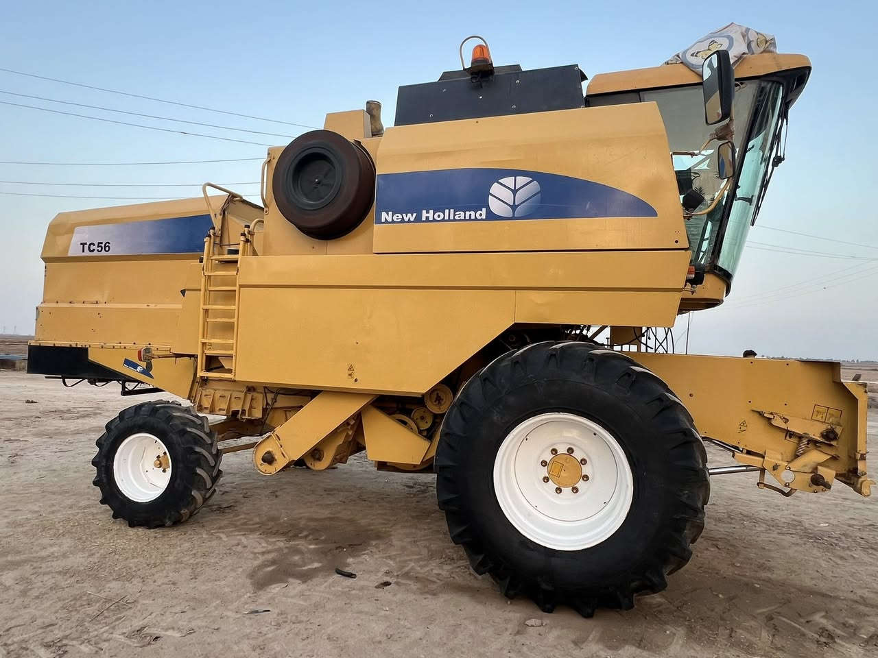 حاصدة موديل 2000 منفيز طبلة (15)بلادية حاصدة مكفولة كفالة عامة من (صبغ) (ولحيم ) (ولفطر ) (محرك لا صرف)(لا تبخير) (محرك بم ونوزل )(تايرات امامية جدد حجم 30)(ولخلفية حجم 20)(لستفسار التصال على الرقم )(***********)(العنوان واسط عزيزية)
